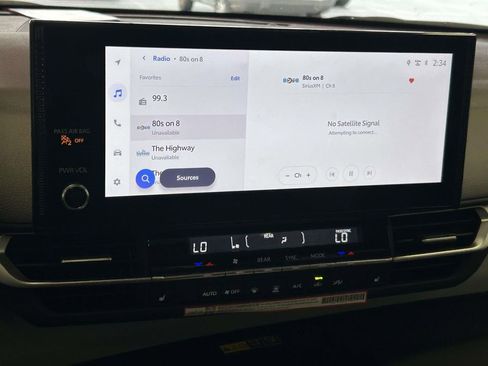 Used 2026 Toyota Sienna XLE FWD image 28