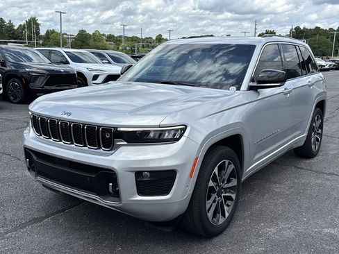 Used 2022 Jeep Grand Cherokee Overland w/ Adv Protech Group III AWD/4WD image 10
