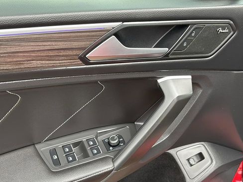 Used 2024 Volkswagen Tiguan SEL R-Line image 28