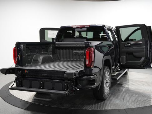 New 2026 GMC Sierra 1500 Denali w/ Denali Reserve Package image 15