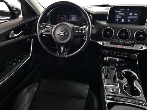 Used 2018 Kia Stinger image 14