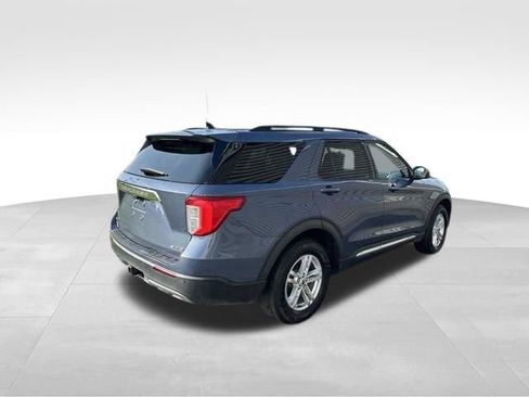 Used 2021 Ford Explorer XLT w/ Equipment Group 202A AWD/4WD image 7