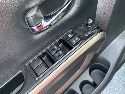 Used 2024 Nissan Titan SV w/ SV Bronze Edition Package AWD/4WD image 20