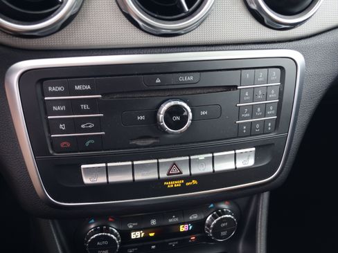 Used 2018 Mercedes-Benz GLA 250 image 27