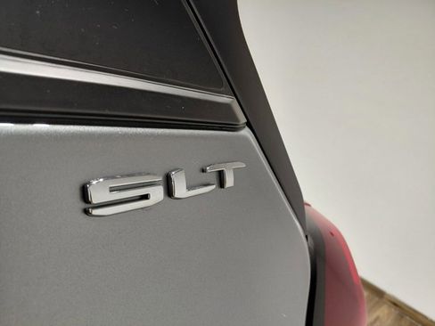 Certified 2024 GMC Terrain SLT image 15