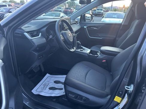 Used 2021 Toyota RAV4 XLE AWD/4WD image 11