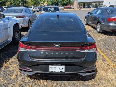 Used 2021 Hyundai Elantra SEL FWD image 3