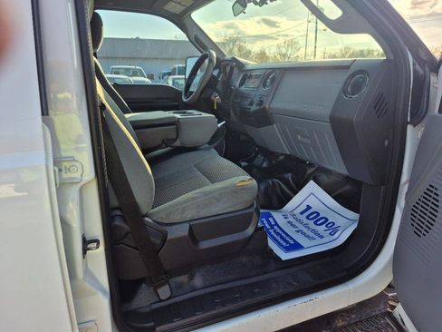 Used 2014 Ford F250 XL w/ Camper Package image 21