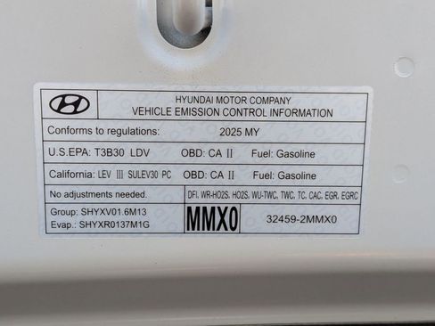 Certified 2025 Hyundai Santa Fe SEL image 33