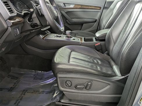 Used 2019 Audi Q5 2.0T Premium w/ Convenience Package image 12