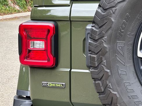 Used 2021 Jeep Wrangler Unlimited Rubicon AWD/4WD image 26
