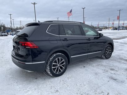 Used 2020 Volkswagen Tiguan SE w/ Panoramic Sunroof Package