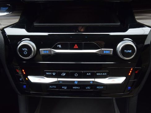 Used 2024 Ford Explorer Limited image 39