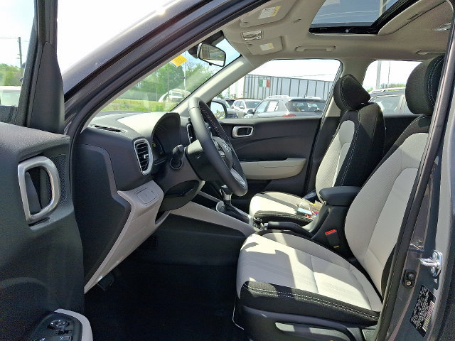 New 2026 Hyundai Venue SEL FWD image 6