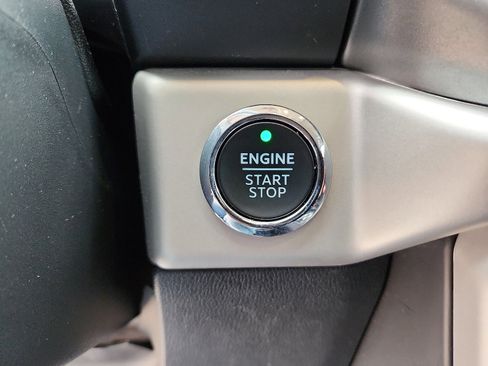 Used 2023 Ford Expedition XLT image 19