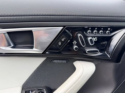 Used 2015 Jaguar F-TYPE S RWD image 11