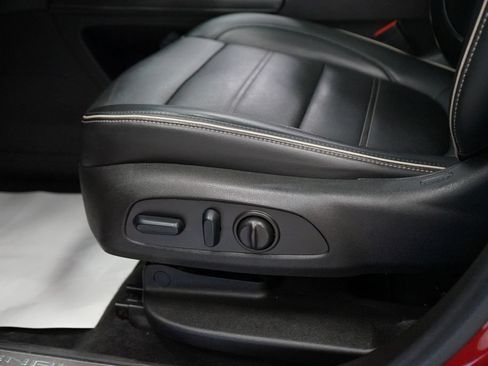Used 2022 GMC Acadia Denali AWD/4WD image 32