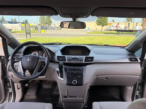 Used 2011 Honda Odyssey EX image 46