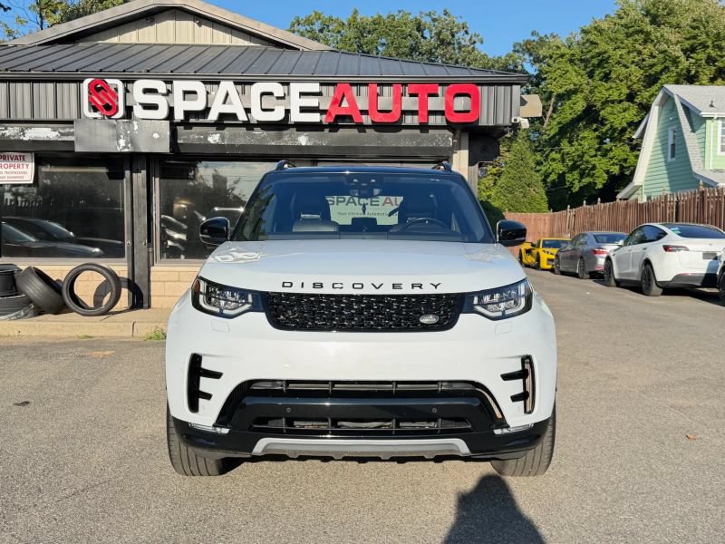Used 2020 Land Rover Discovery Landmark AWD/4WD image 2