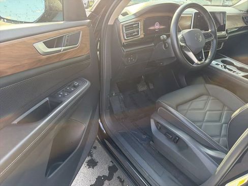 Used 2024 Volkswagen Atlas SE image 26