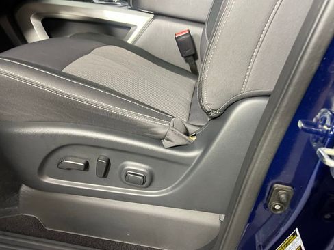 Used 2024 Nissan Titan SV w/ SV Convenience Package image 22