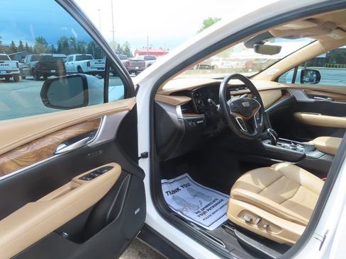 Used 2022 Cadillac XT5 Premium Luxury w/ Platinum Package AWD/4WD image 13