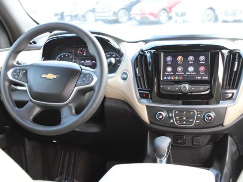 Used 2022 Chevrolet Traverse LS FWD image 26