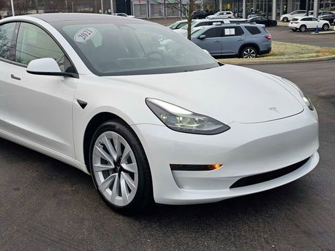 Used 2021 Tesla Model 3 Standard Range Plus image 2