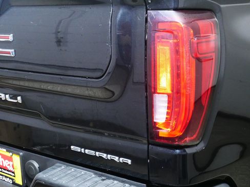 Used 2019 GMC Sierra 1500 Denali w/ Denali Ultimate Package AWD/4WD image 17