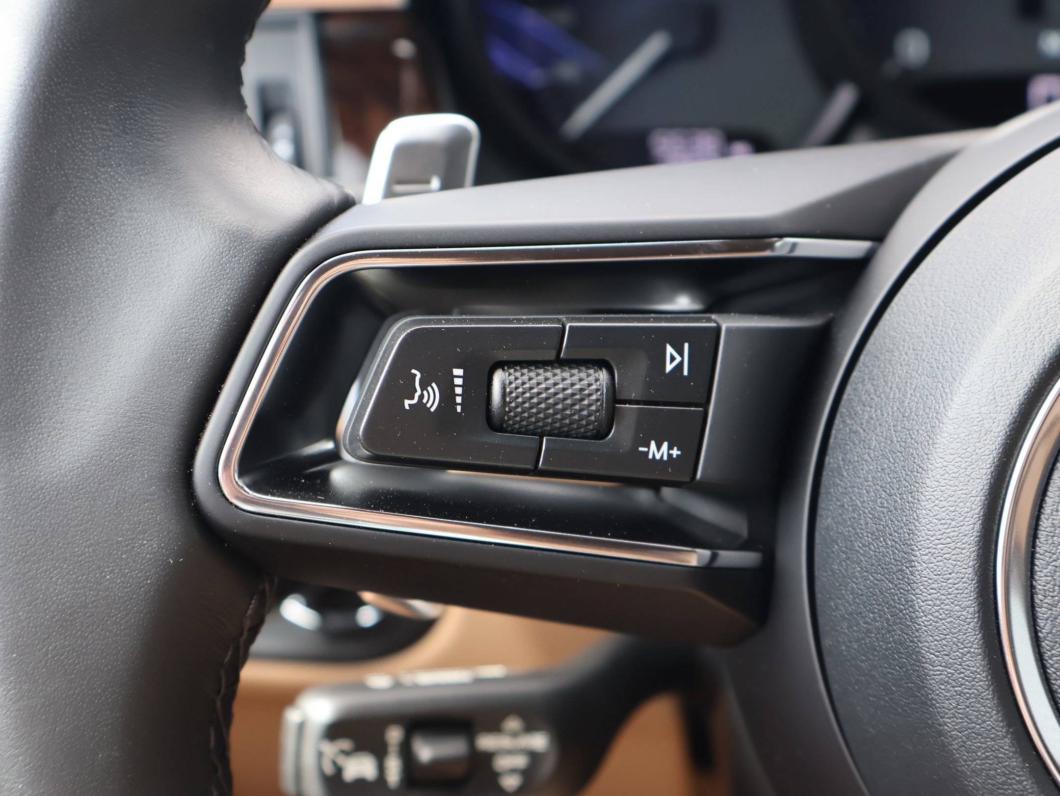 Certified 2026 Porsche Macan AWD/4WD image 18