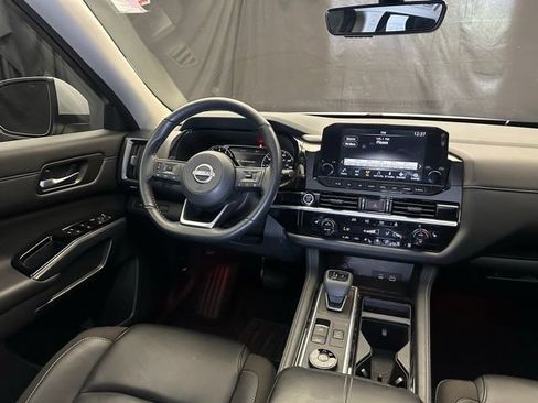 Used 2023 Nissan Pathfinder SL AWD/4WD image 20