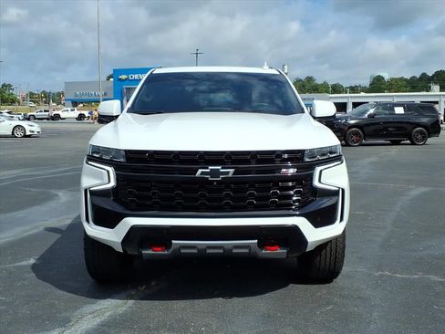 Used 2024 Chevrolet Tahoe Z71 w/ Luxury Package AWD/4WD image 2
