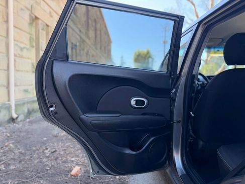 Used 2014 Kia Soul + FWD image 16