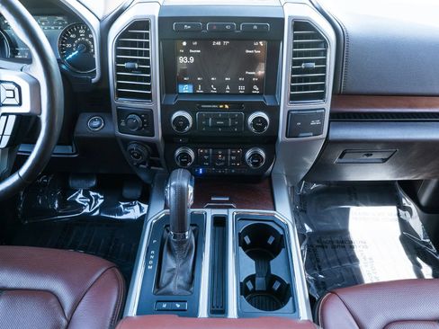 Used 2018 Ford F150 King Ranch w/ Equipment Group 601A Luxury AWD/4WD image 40