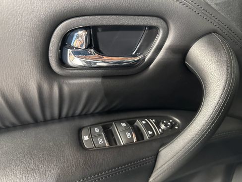 Used 2023 Nissan Armada SV AWD/4WD image 16