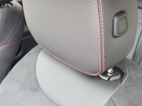 Used 2025 Mercedes-Benz GLB 250 image 8