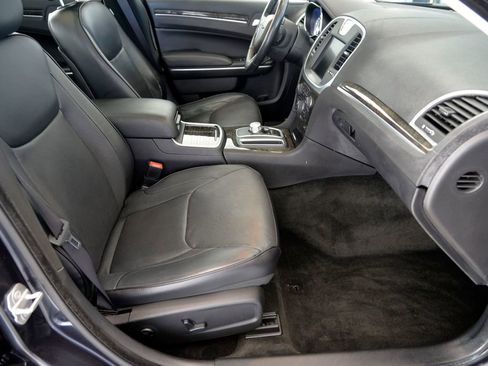 Used 2015 Chrysler 300 C w/ Light Group image 30