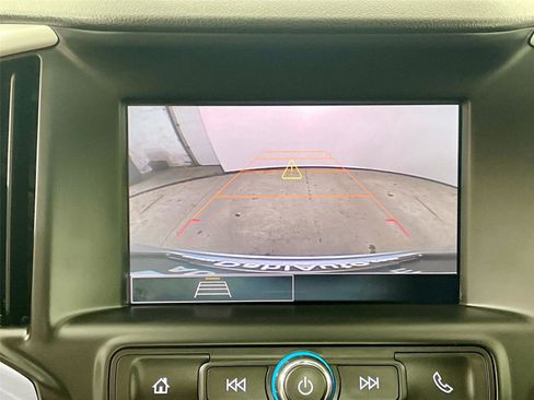 Used 2024 GMC Terrain SLE w/ Driver Convenience Package image 6