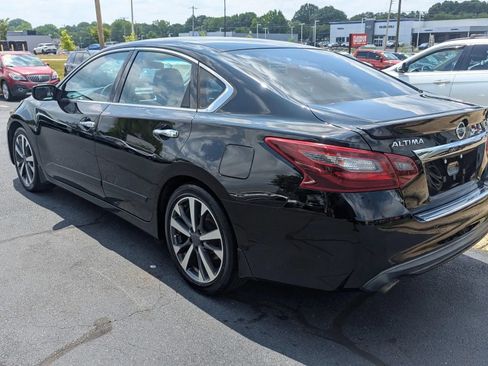 Used 2017 Nissan Altima 2.5 SR FWD image 5