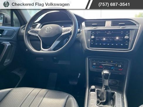 Used 2024 Volkswagen Tiguan SE AWD/4WD image 32