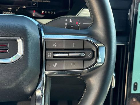 Used 2025 GMC Acadia Elevation image 22