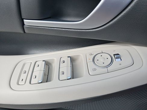 Certified 2025 Hyundai Sonata SEL image 31