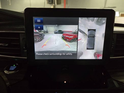 Used 2021 Ford Explorer Limited w/ Equipment Group 301A RWD image 17