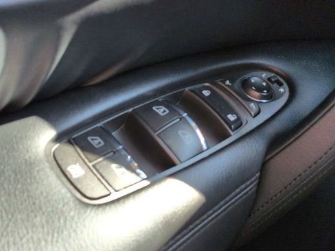 Used 2022 Nissan Armada SL image 27