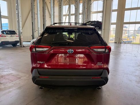 Used 2023 Toyota RAV4 XLE w/ Convenience Package AWD/4WD image 4