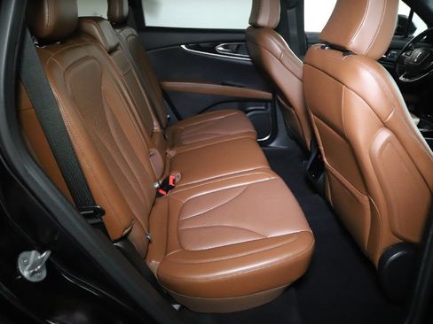 Used 2023 Lincoln Nautilus Reserve AWD/4WD image 33
