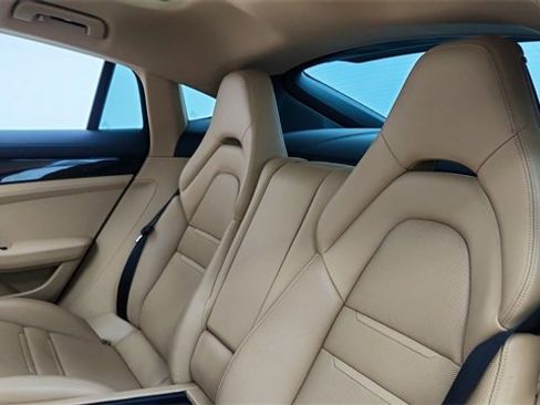 Used 2018 Porsche Panamera 4S image 29