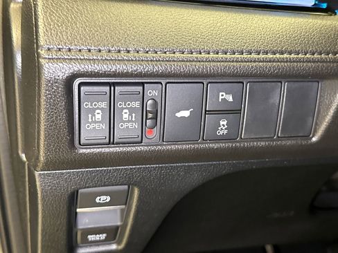 New 2026 Honda Odyssey Touring image 25