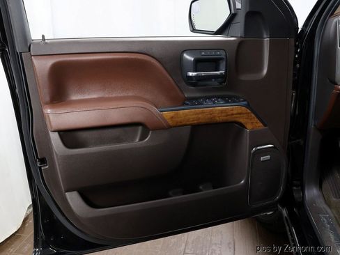 Used 2015 Chevrolet Silverado 1500 High Country w/ High Country Premium Package AWD/4WD image 29