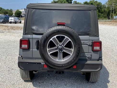 Used 2023 Jeep Wrangler Unlimited Sahara w/ Cold Weather Group AWD/4WD image 5